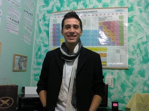 Ainda lutando para ser um futuro físico.... Ex-Monitor de informática do #AcessaEscola, Ex-Presidente do Grêmio Estudantil e Ex-Governador dos EUA !