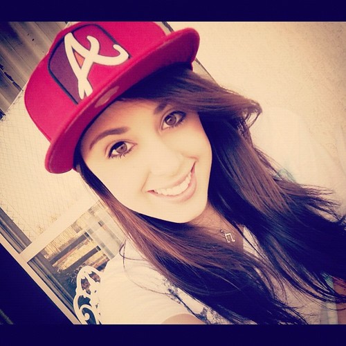 E quanto mais falam, mais julgam, mais eu te amo, mais você se torna a minha razão de viver. [@agathabraga]