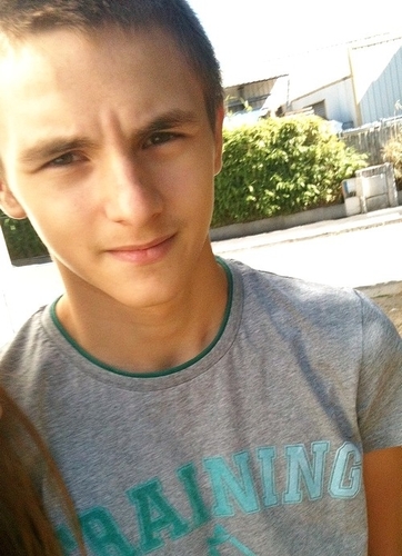 Ernis_slj's profile picture. Follow moi et tu seras pour une fois de ta vie à la page. #TeamPsg #TeamFollowBack!