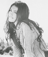 Hey Im Renesmee Cullen Hybrid of @Bella_CallMe My Mom My Husband @Black6Jacob My Brothers @JacobE_Black6 @JohnnyStorm13 My Auntie @Alice_CullenRP Mother of 3