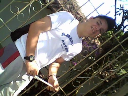 Se ta solteiro entao vem com noiiz e se diverte.'(8