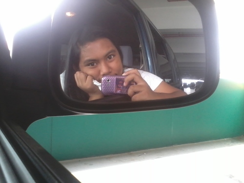 I`m Donna Sta Clara | | I love Peter June Simon | Follow me & I wont mind to follow you back.. :-D