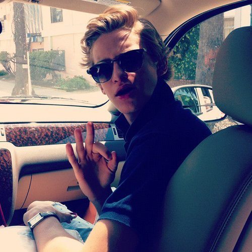 Belieber, Directioner, Simpsonizer. Met @CodySimpson 8.31.12 #TeamYMCMB #Teamfollowback