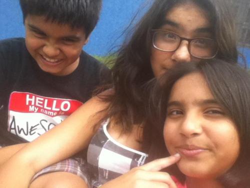 Hi Im Justin :] I Love Linkin Park And My Sister Is @GinoAilen28 :]