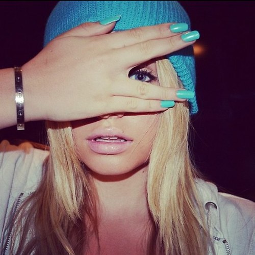 AlliMyQueen's profile picture. Alli Simpson is my everything, she's my life. I don't know what I would do without her in my life. She's My inspration, And My Rolemodel. Alli Followed 14/7/12