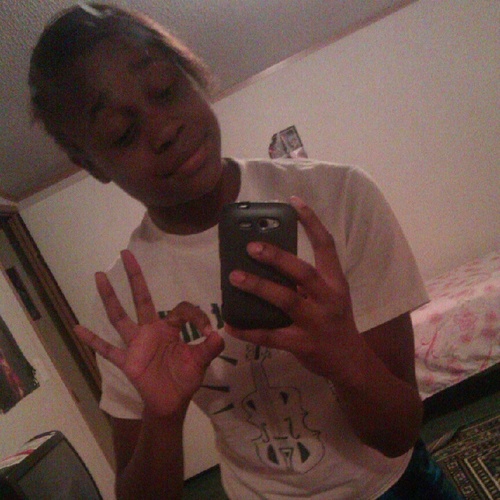 im am the 5 starr bitch who run up in these hoes and nigga shit.....i knock out these tricks with jus one lick!!!!!