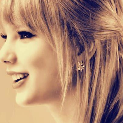 Um twitter pra falar da Tay sem que os amigos reclamem / 13/09/12 - This is me praying that this was the very first page ♥ @taylorswift13 is our sparkle