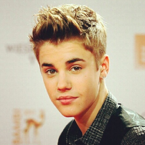 I am a true belieber that has loved justin since the first time i watched him on youtube. He is my idol and i look up to him every second of the day:)!!!