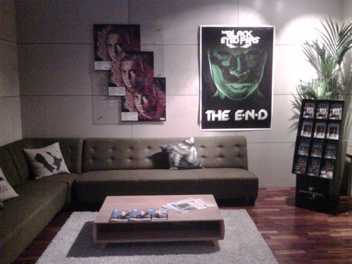 Tweeting from within NZ's biggest record company (Universal Music)... PLUS exclusive free stuff!