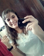 Olhe sempre para frente nunca olha para traz, porque o que passou passou não voltará jamais. :*