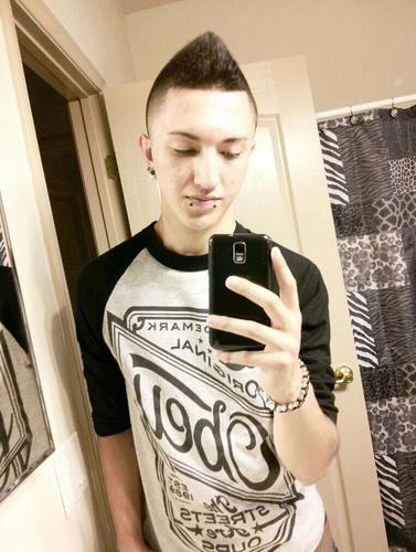 Young|Snakebites|Weed|Single|#Teamfollowback|#Teamandroid.