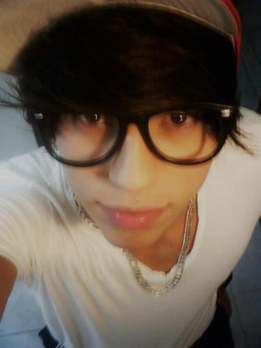 Seu Ferrero Rocher, HAUhauHSUAHU msn- pe_lukas17@hotmail.com

http://t.co/Om3dPD17Fk