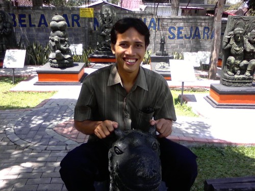 jadi orang yg bermanfa'at.