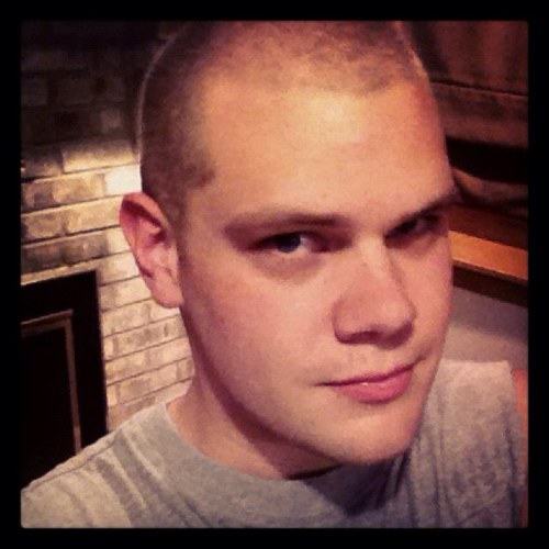 aboutpinkdotnet's profile picture. Owner & admin of http://t.co/4i9ZgeqRXy.  Please join!