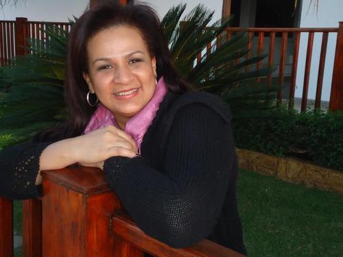 Serva do senhor, esposa, filha, amiga. Meu prazer? adorar a Jesus.