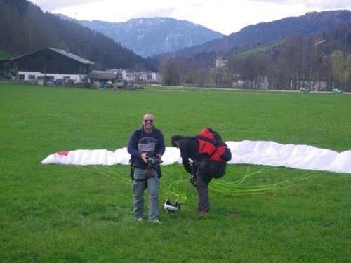 Bdev12's profile picture. 