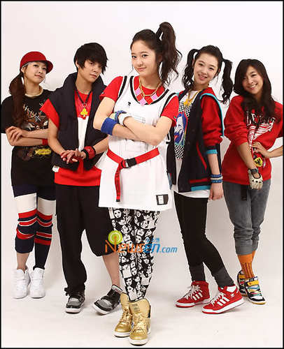 f(x) 에프엑스 Kpop music releases and official collectibles and updates here at Twitter!