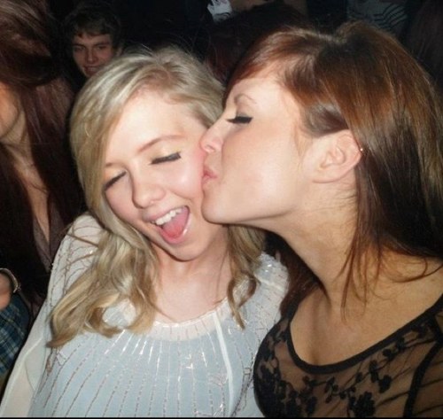 MessySarah's profile picture. Always Happy And Laughing At Something. I’m the kind of person you may bitch about but when you need something I will be the one that helps you out.