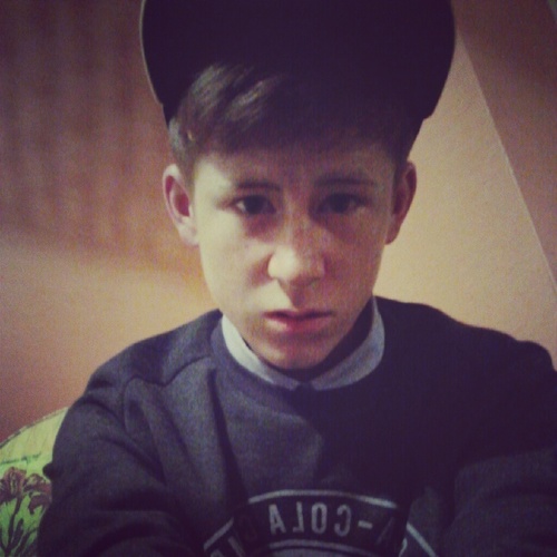 Ben_Beacham1234's profile picture. Hola me llamo b€n and im shit at spanish, and if you make that mystical follow button turn blue, well idgaf to be truthful, sooo yehh....