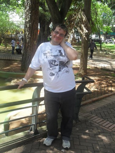QUERO ALGUEM Q ME AME DE VERDADE