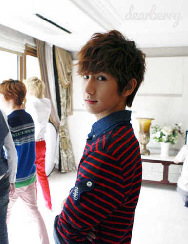 Fanbase of Youngmin & Minwoo (YoungWoo) 
Prince Minwoo & Charisma Youngmin 
SARANGHEYO BESTFRIENDS !!!