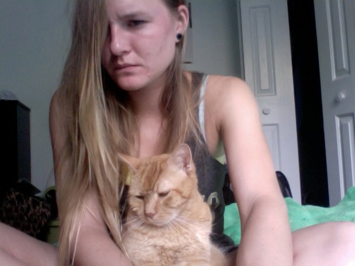 I like cats and running. She/her