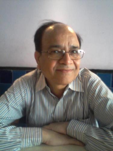 पढ़ना पढ़ाना,बातें करना और खूब हंसना।
