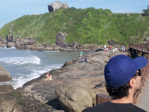 Empreendedor da internet com um vasto conhecimento.