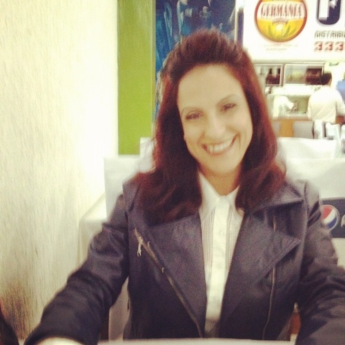 Sou geminiana.....Amo,Moda, Maquiagem e tudo do Universo Feminino e também Amo a Dança de Salão.