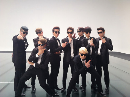 Super Junior / 슈퍼주니어 / SuJu / 슈주 official K-pop cd dvd music releases and artist merchandise for all Super Junior fans! Support SUJU!