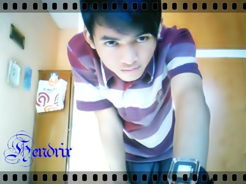hobi gambar,dengerin musik and all about art..cause art is a part of my life
PGSD UNY '10
