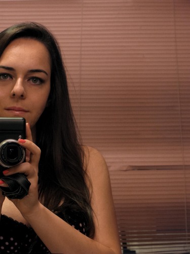 32 yrs old, italian, likes design, architecture, music, art, photography, travelling and more.