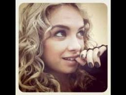 Não importa o quanto o tempo passe,
Oque eu sinto por você  nunca vai ter fim...♥
Te Amo @lua_blanco 
(Mesmo tendo desativado ,eu te amo Muito Lua Blanco♥♥♥)