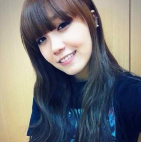Verified role player of @_MidnightSRP // Jung Hye-rim // HAPPY VIRUS GIRL// A-pink's Main Vocalist // #93 liner // JI sister @MS_PJiyeon //