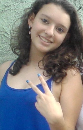 Renata,15 anos,virgiana,sao paulina,sonhadora,amorosa,carinhosa,chata,irritante e mt feliz