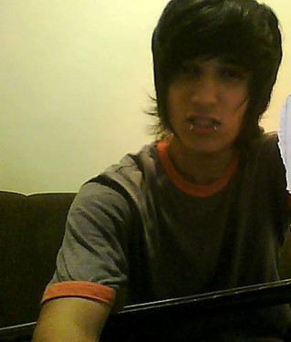 japa_bagda's profile picture. Brunno Shmitke,17 anos, #Skate é a minha vida,danço #Doubstep,Sou chato,feio e muito ciumento -qq