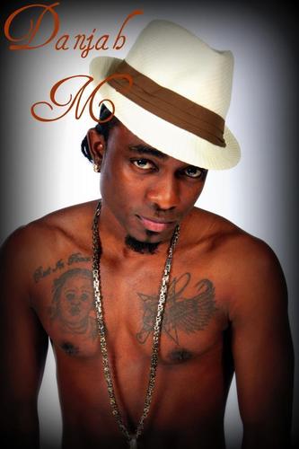 He is open mind Forceful and charismatic performer, rapper/songwriter, music producer, Croozah Rally is charged with intense versatile emotions.