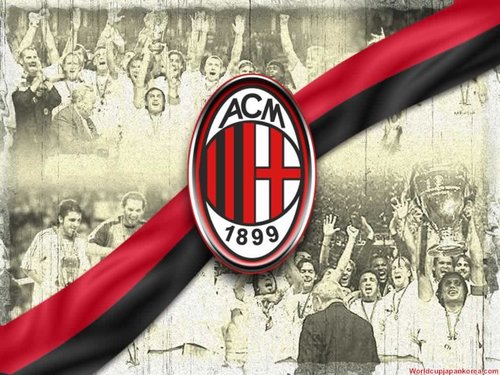 Crazy about calcio and other random stuff. Ac milan in my blood . Milan Club Montreal