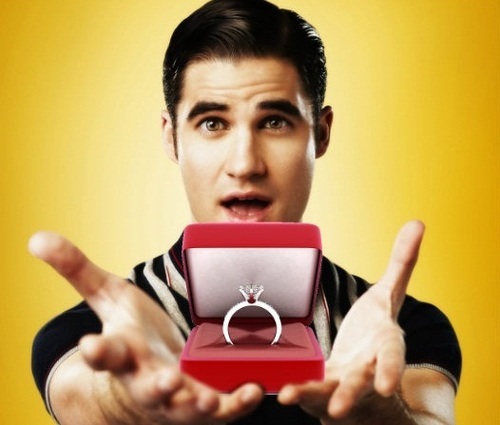 Fan page, follow me if you are a true fan of #glee and @darrencriss .