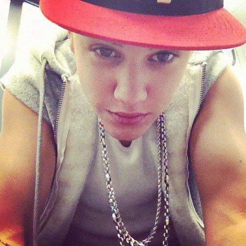 My life is summed up in 3 words or 3 names: Justin Drew Bieber. I'm a Belieber and I love very much @justinbieber. Justin, thank you for existing.