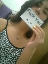 ~*Sou a garotinha imperfeita, aqueela queê chora de dor, aqueêla queê ja sofreu poor amor, aqueela que sabe se arrepender ♥