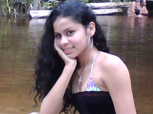 Euzinha Andressa Aleixo, sou uma garota muito carinhosa, mimada em alguns casos, sou bastante alegre gosto de curtir a vida, bsatante brincalhona e etc........
