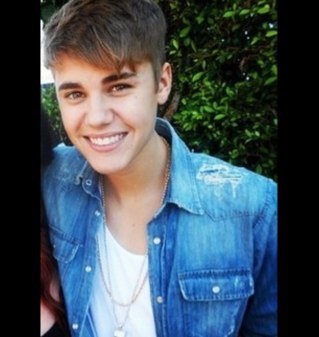 PeetaBuns's profile picture. Been supporting forever & I'm never leaving his side.❤ He changed my life & I love him for it @JustinBieber  #BELIEVETOUR  Hunger Games➹ I follow back(: