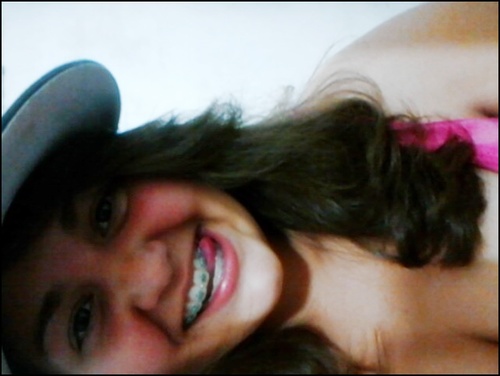 Sonhos muitas vezes não realizava, lagrimas no rosto decepções amarga, mais mesmo assim algo dentro de mim me dava forças e eu continuava  ...