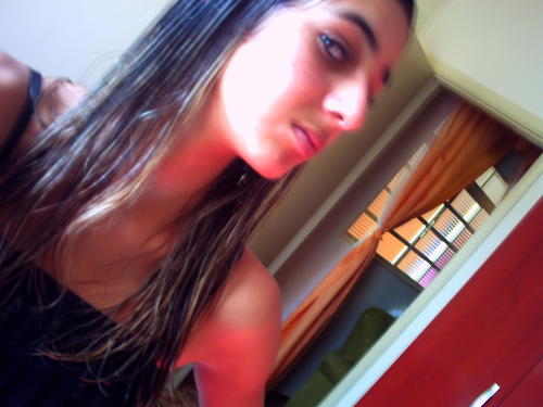 Sou uma menina muito legal e educada.faço de tudo pela pessoa que amo..e sou só mais uma menina tentando ser alguém na vida e feliz