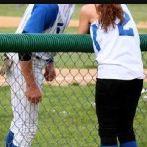 HighschoolLif10's profile picture. cleatchasing my life awayyy