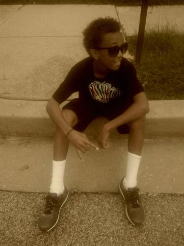 YNSTLEEK's profile picture. 