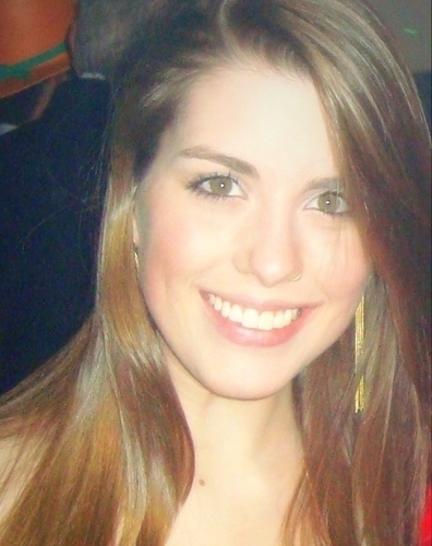 Não me alimento de quases, não me contento com a metade. Não serei sua meio amiga nem te darei meu quase amor, é tudo ou nada, não existe meio termo.