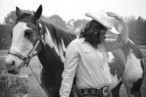 barrel_racing's profile picture. Cowgirl til the day i die!