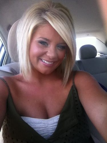 I love Lauren Alaina and you should too shes amazinggggg(: Shes my idol(:  She followed me on 7/9/12(:
